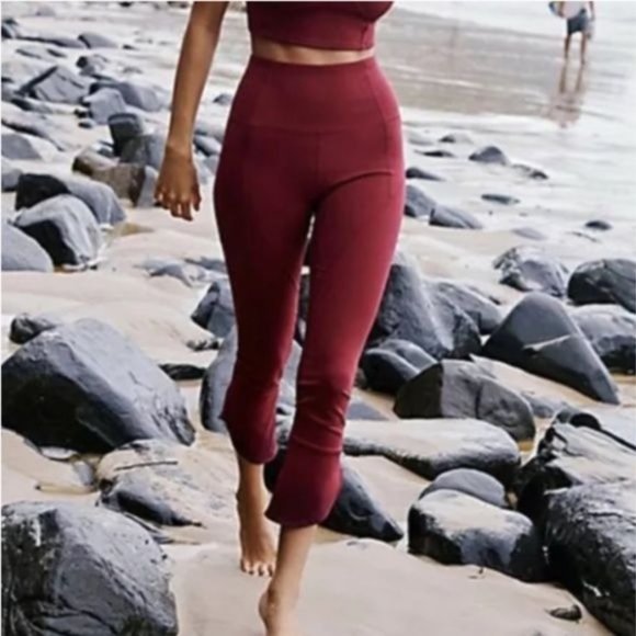 Free People Movement High-Rise Cropped Meant To Be Leggings Size M NWT - Picture 1 of 13